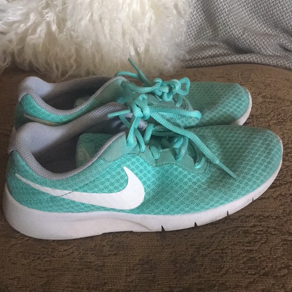 mint colored tennis shoes